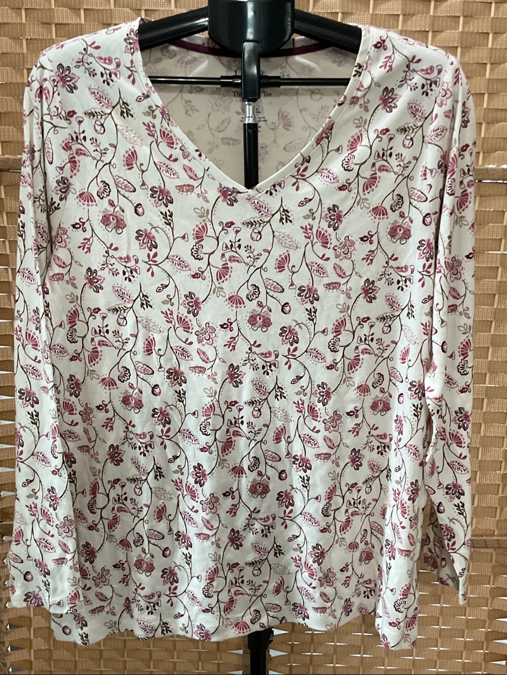croft & barrow Cream V-Neck Long Sleeve Top with Pink Floral Print NWOT